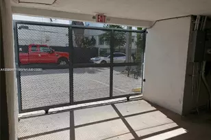 945 Michigan Ave, Miami Beach, FL 33139 - Photo 25