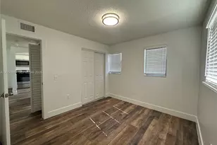 529 SW 4th St, Miami, FL 33130 - Photo 25