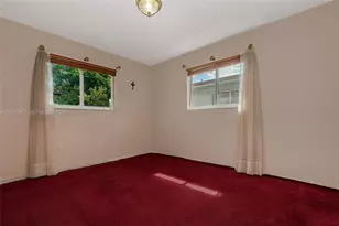 271 E 17th St, Hialeah, FL 33010 - Photo 9