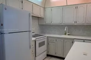 573 E Durham U, Deerfield Beach, FL 33442 - Photo 3