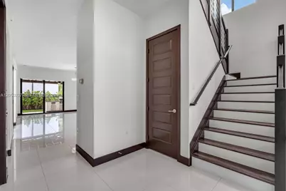 15455 NW 88th Ct, Miami Lakes, FL 33018 - Photo 7