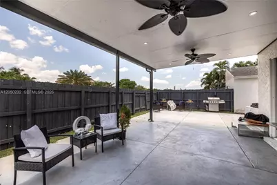 19853 NW 64th Pl, Hialeah, FL 33015 - Photo 21