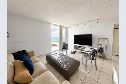 2401 Collins Ave #1612, Miami Beach, FL 33140 - Photo 5
