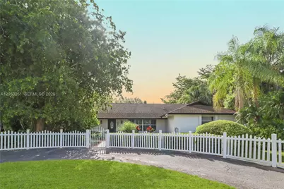 23595 SW 152nd Ave, Homestead, FL 33032 - Photo 3