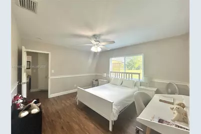 416 Bayberry Dr, Plantation, FL 33317 - Photo 13
