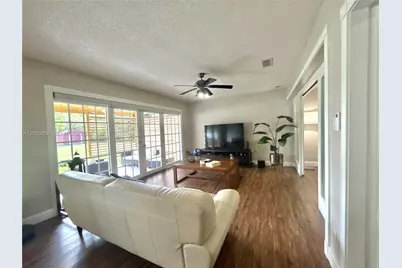 416 Bayberry Dr, Plantation, FL 33317 - Photo 21