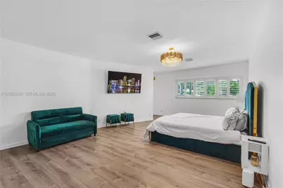 2424 NE 18th Ave, Wilton Manors, FL 33305 - Photo 23