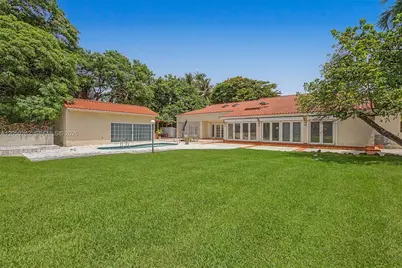 7030 Sunset Dr, Miami, FL 33143 - Photo 23