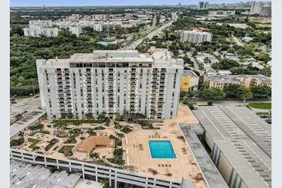 13499 Biscayne Blvd #1407, North Miami, FL 33181 - Photo 21