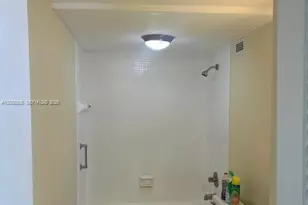 2899 Collins Ave, Miami Beach, FL 33140 - Photo 21