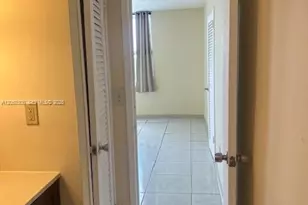 2899 Collins Ave, Miami Beach, FL 33140 - Photo 23