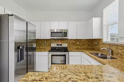 8188 NW 108th Pl, Doral, FL 33178 - Photo 13