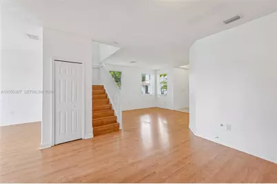 8188 NW 108th Pl, Doral, FL 33178 - Photo 9
