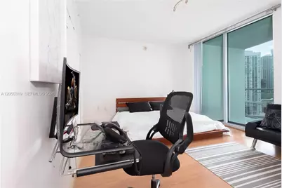 90 SW 3rd St #2113, Miami, FL 33130 - Photo 9