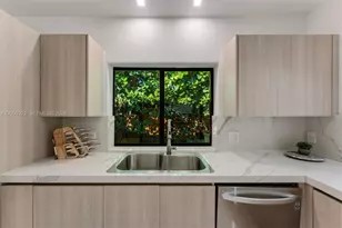 771 Fairway Dr, Miami Beach, FL 33141 - Photo 9