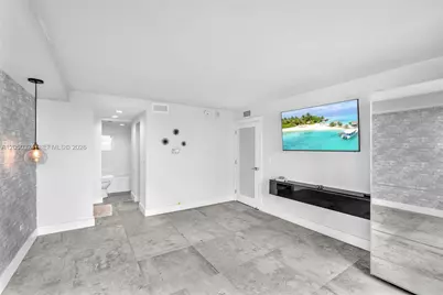 7135 Collins Ave #736, Miami Beach, FL 33141 - Photo 17
