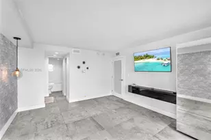 7135 Collins Ave, Miami Beach, FL 33141 - Photo 17