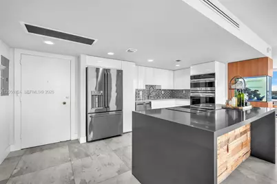 7135 Collins Ave #736, Miami Beach, FL 33141 - Photo 3