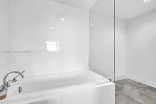 7135 Collins Ave, Miami Beach, FL 33141 - Photo 19