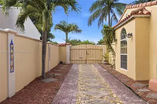 2538 Liberty St, Hollywood, FL 33020 - Photo 37