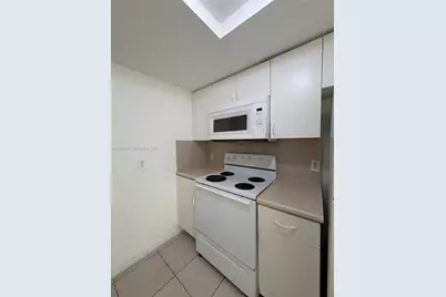 2415 NW 16th St Rd #207-1, Miami, FL 33125 - Photo 5