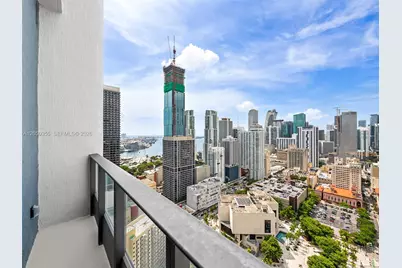 121 NE 5th St #3704, Miami, FL 33132 - Photo 3