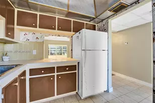 1030 Country Club Dr, Margate, FL 33063 - Photo 7