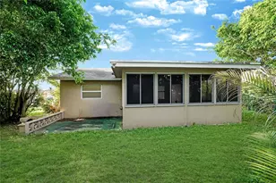 9800 NW 70th Ct, Tamarac, FL 33321 - Photo 15