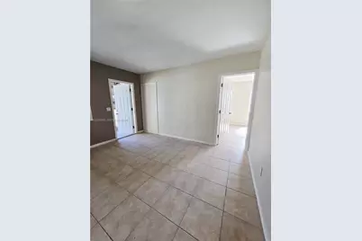 724 SW 7th Ter #1-2, Hallandale Beach, FL 33009 - Photo 5