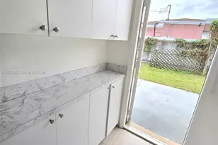 724 SW 7th Terrace, Hallandale Beach, FL 33009 - Photo 9