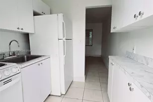 724 SW 7th Terrace, Hallandale Beach, FL 33009 - Photo 13