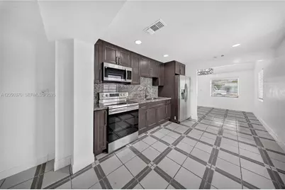 6161 E 4th Ave, Hialeah, FL 33013 - Photo 11