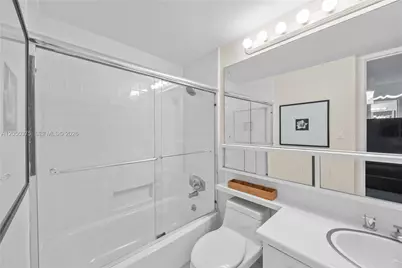 5055 Collins Ave #9K, Miami Beach, FL 33140 - Photo 17