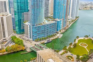 55 SE 6th St, Miami, FL 33131 - Photo 15