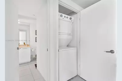 55 SE 6th St #3807, Miami, FL 33131 - Photo 11