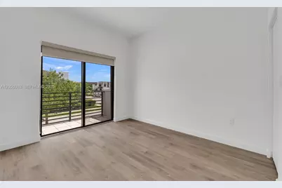 582 NE 207th St, Miami, FL 33179 - Photo 27