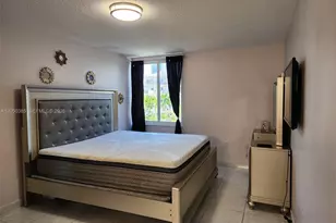 250 180th Dr, Sunny Isles Beach, FL 33160 - Photo 5