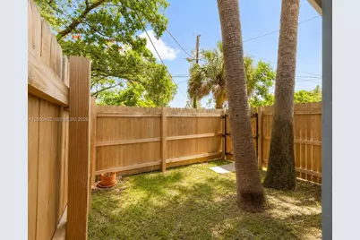 2511 SW 3rd St #B- B, Fort Lauderdale, FL 33312 - Photo 9