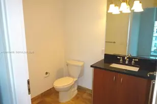 300 S Biscayne Blvd, Miami, FL 33131 - Photo 15