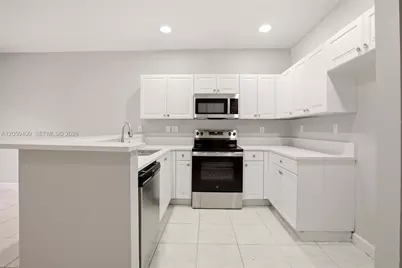 22946 SW 112th Pl, Miami, FL 33170 - Photo 9