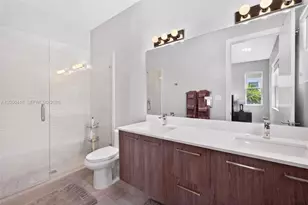 405 NE 35th Ct, Oakland Park, FL 33334 - Photo 21