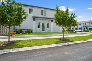 715 SE 15th St, Homestead, FL 33034 - Photo 1
