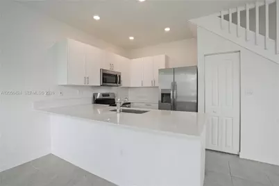 715 SE 15th St #., Homestead, FL 33034 - Photo 17
