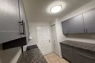 8600 SW 109th Ave, Miami, FL 33173 - Photo 5