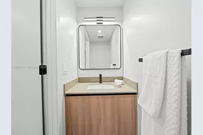 121 NE 5th St #3706, Miami, FL 33132 - Photo 11