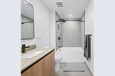 121 NE 5th St #3706, Miami, FL 33132 - Photo 9