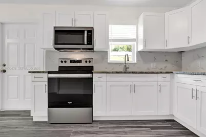 929 S N St #5, Lake Worth, FL 33460 - Photo 5