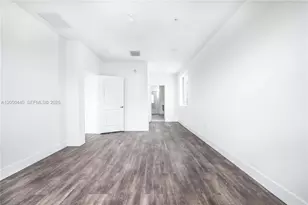10270 NW 66th St, Doral, FL 33178 - Photo 5