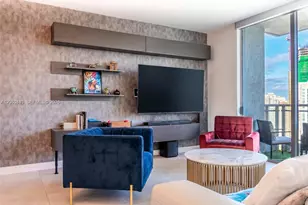 90 SW 3rd St, Miami, FL 33130 - Photo 3