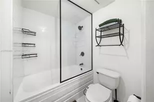 690 SW 1st Ct, Miami, FL 33130 - Photo 15